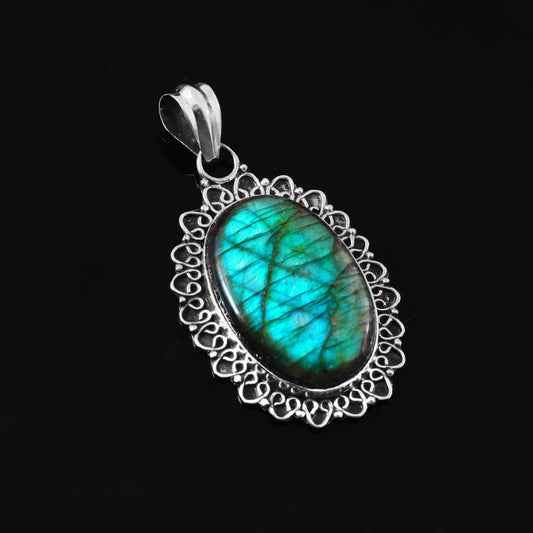 Large Labradorite Pendant, 925 Solid Sterling Silver, Women Pendant, Gemstone Pendant, Handmade Jewelry